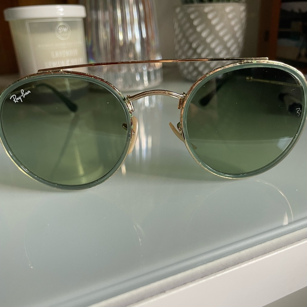 Ray-Ban Round Double Bridge Sunglasses in color gold/green gradient
